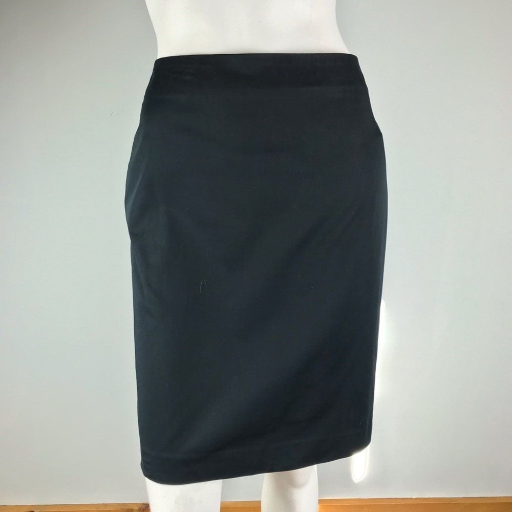 Ann Taylor Black Fully Lined Pencil Skirt Size 8P - Picture 2 of 8